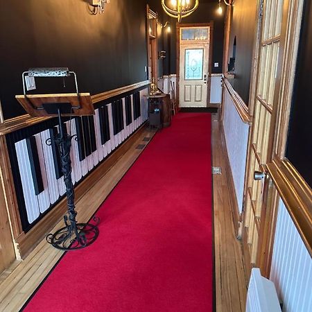 Auberge Et Bistro Namaste Lachute エクステリア 写真