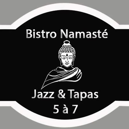 Auberge Et Bistro Namaste Lachute エクステリア 写真