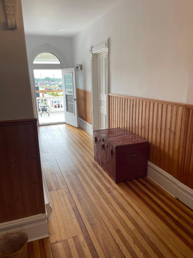 Auberge Et Bistro Namaste Lachute エクステリア 写真