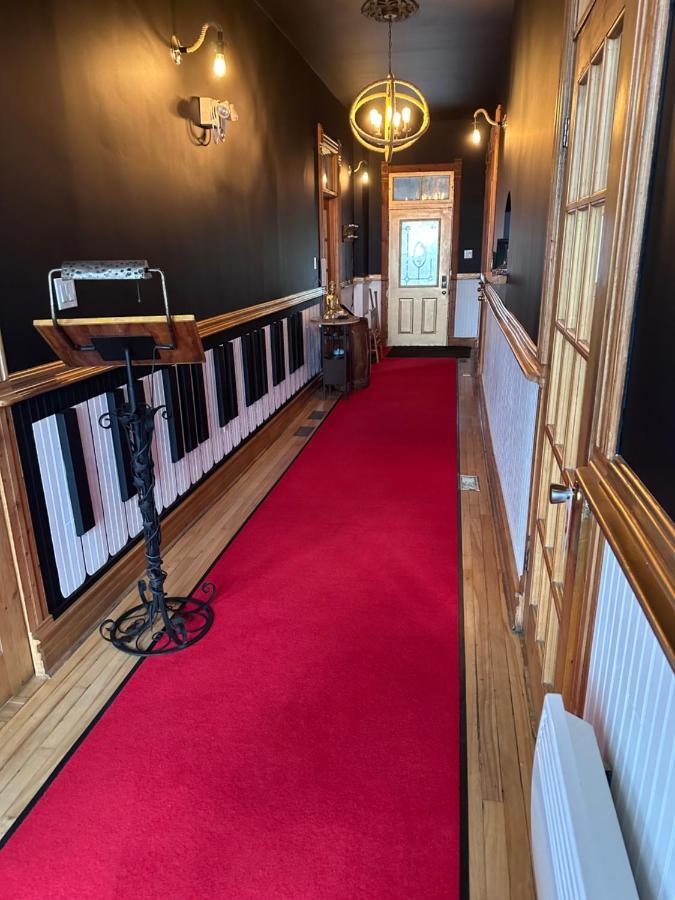 Auberge Et Bistro Namaste Lachute エクステリア 写真